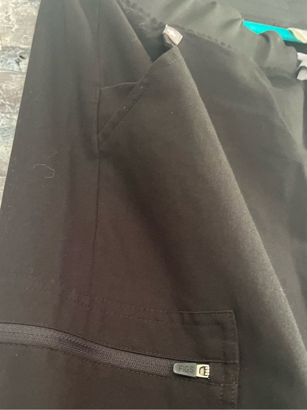 Figs Technical Collection Black Scrub Joggers zip pockets & Drawstring. Unisex - Picture 5 of 14